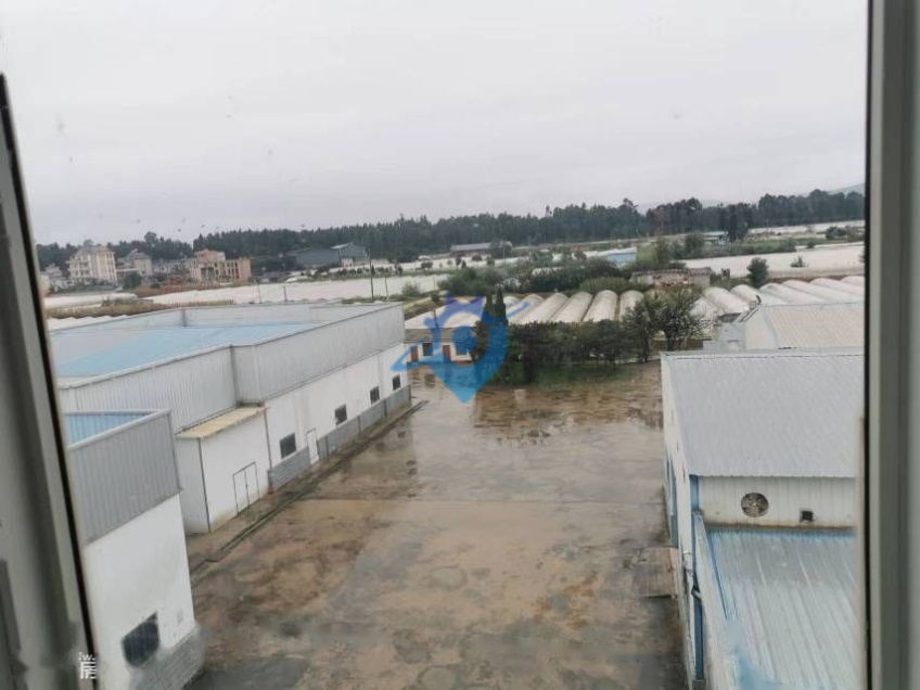 工厂位于昆明嵩明县龙街村