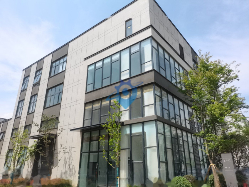 主城区高速旁墅式厂房现房清盘！物流商业成熟屋顶可搭建光伏！