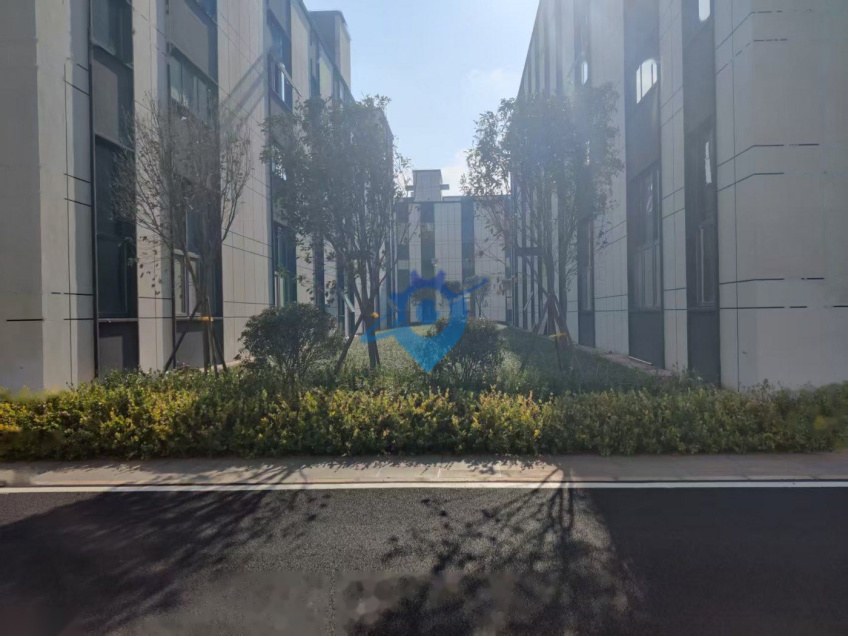 三层独栋厂房现房销售!一楼可隔层,楼顶可搭光伏!买三层得五层!实得2880平!
