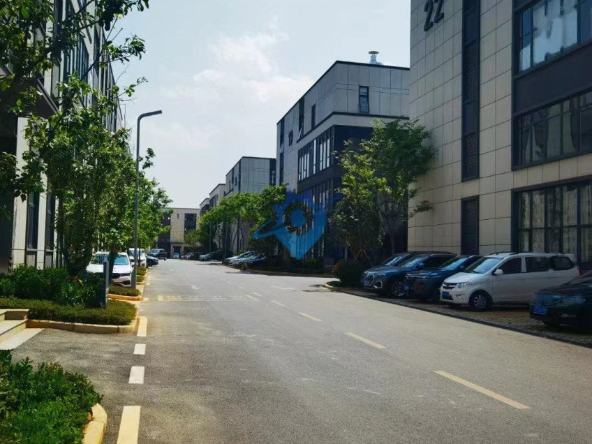 三层独栋厂房现房销售！一楼可隔层！楼顶可搭光伏！买三层得五层！