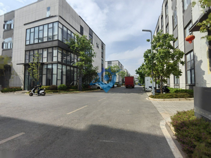 厂房仓库招租 层高7.8米可做隔层 可装行车 手续齐全不拆迁 可环评 挂车可进
