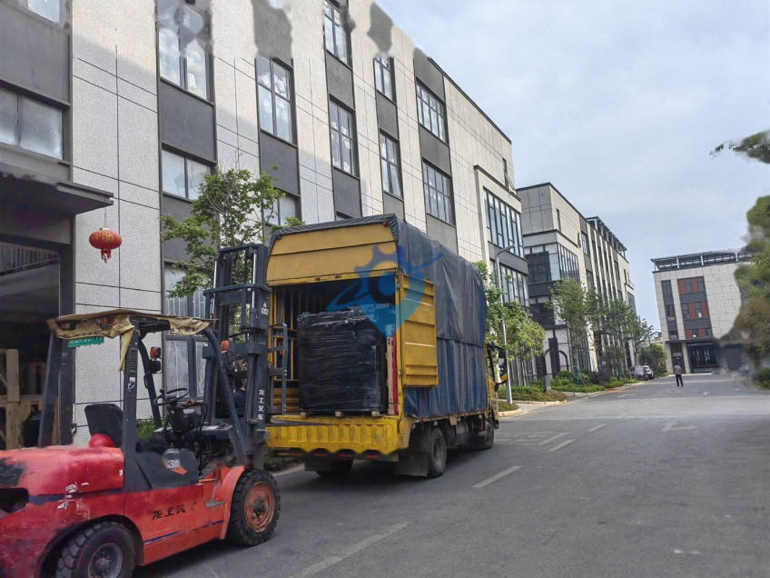 厂房仓库招租 层高7.8米可做隔层 可装行车 手续齐全不拆迁 可环评 挂车可进