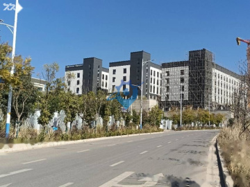 呈贡大冲工业园区，混泥土砖砌结构8万平8栋，50年产权